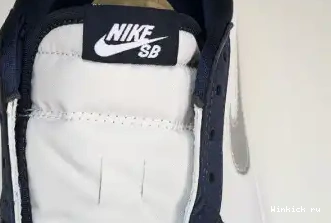 Navy Midnight Jordan SB Low 1 0626